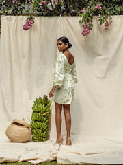 CONTRAST PIPING DETAILED LONG SLEEVED DRESS