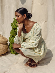 CONTRAST PIPING DETAILED LONG SLEEVED DRESS