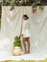 FRONT TIE UP LONG SLEEVED TOP