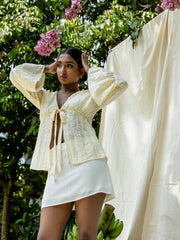 FRONT TIE UP LONG SLEEVED TOP